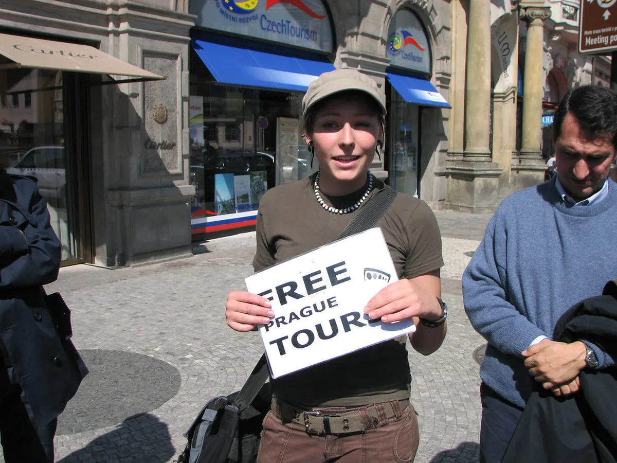 Free Walking Tour Tipping Guide Hangzhou: Costs & Tips