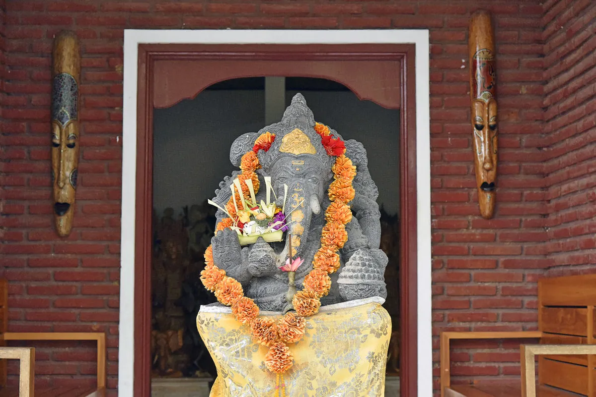 1-Day Itinerary: Famous Stops on a Kuta Heritage Walking Tour