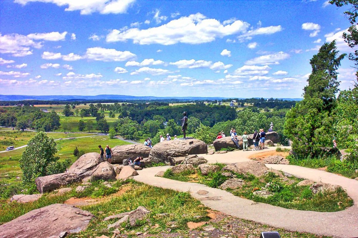 1-Day Itinerary: Key Landmarks on Medan Walking Tours