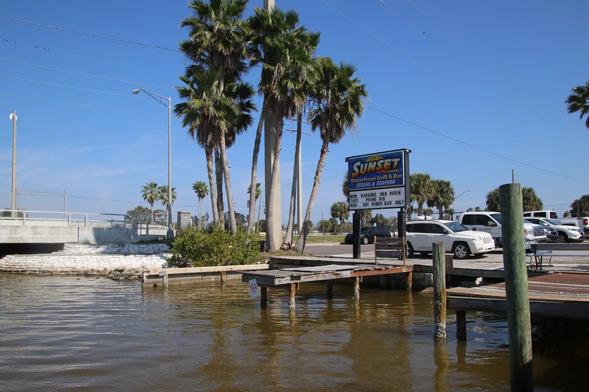 How to Navigate the Waterfront in Kuala Terengganu