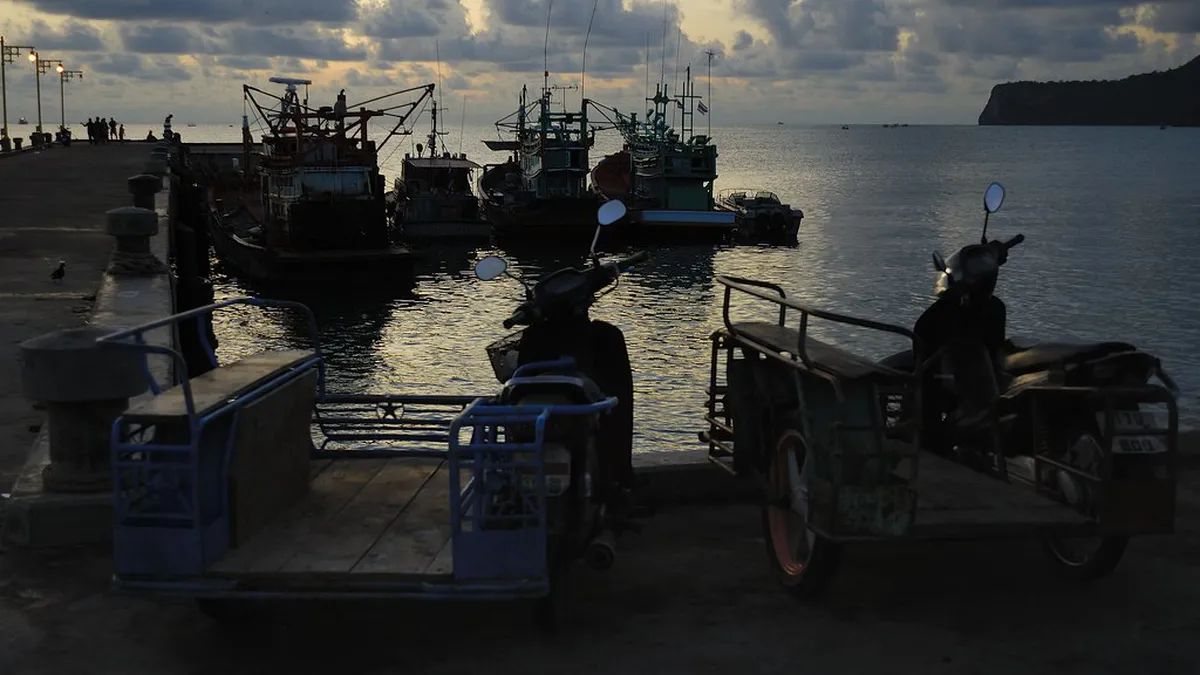 Best 1-Day Prachuap Khiri Khan Bay Walking Route