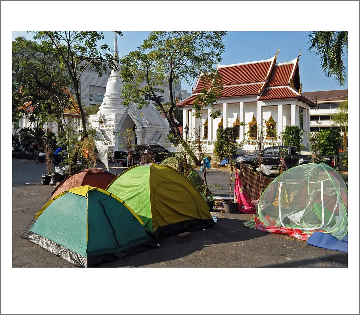 Top Temples Near Thung Si Mueang: Ubon Guide