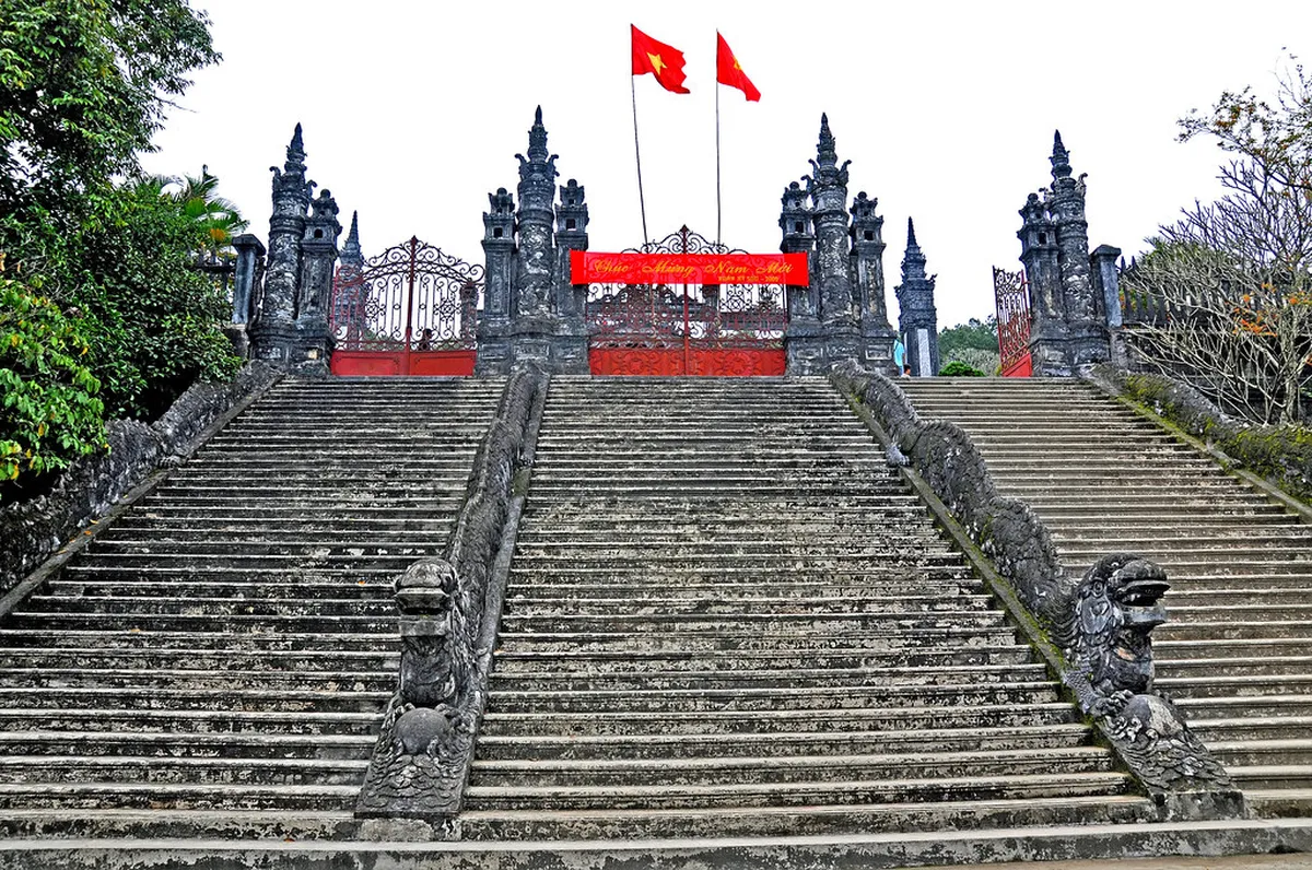 Hue Free Walking Tour Reviews: Budget Guide 2026